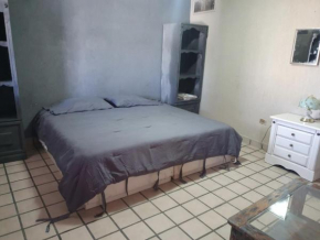 Torreón 2 - Habitación cerca del aeropuerto con alberca
